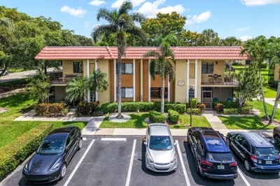 303 Lakeview Drive #102 1