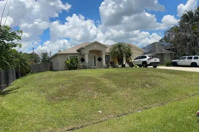 1481 SW Dow Lane 1
