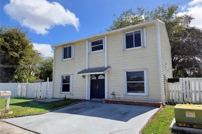 854 SW 8th Pl 1
