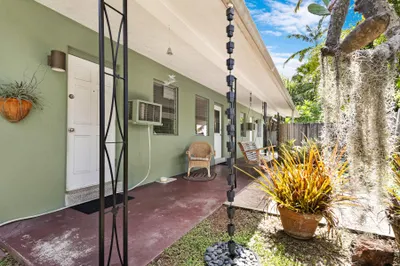 500 NE 14th Street 1