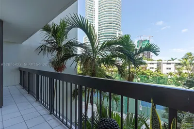 2333 Brickell Ave #315 1