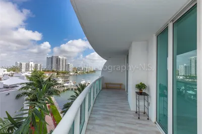 7910 Harbor Island Dr #507 1