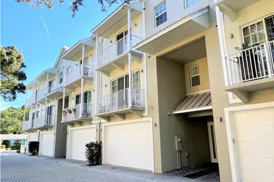 2685 NE 9th Ave #4 1