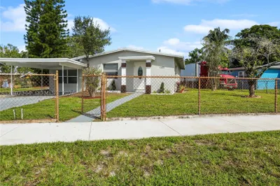 1605 NW 15th St 1