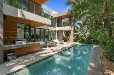 2803 Crystal Ct 1