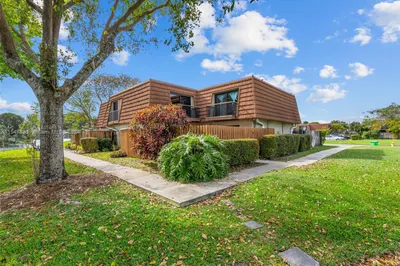 9406 NW 48th St 1