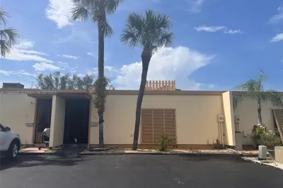 7011 Crown Gate Ct #7011 1