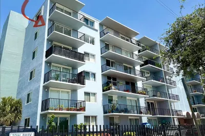 12500 NE 15th Avenue #516 1