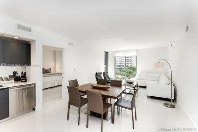 31 SE 6th St #607 1