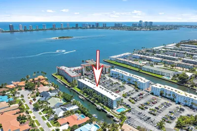 109 Paradise Harbour Boulevard #307 1