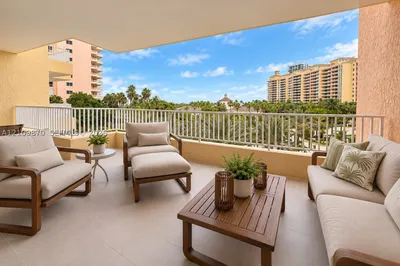 781 Crandon Blvd #502 1
