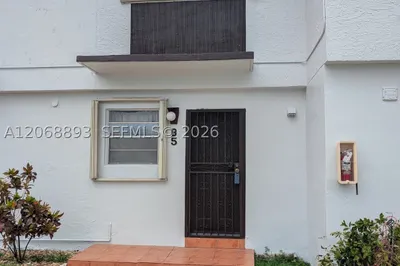 21 SW 109th Ave #B5 1