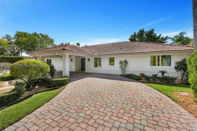 5990 SW 56 St 1