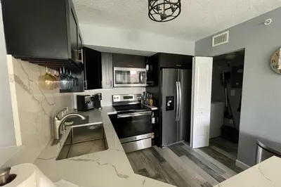 110 Villa Circle #110 1