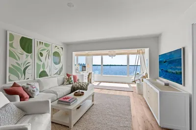 52 YACHT CLUB Drive #204 1