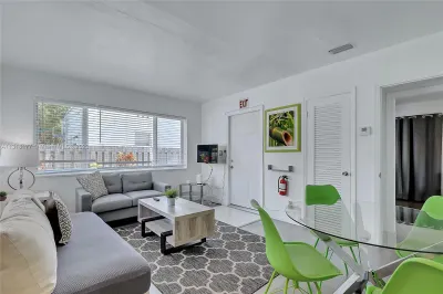 1711 Fletcher St 1