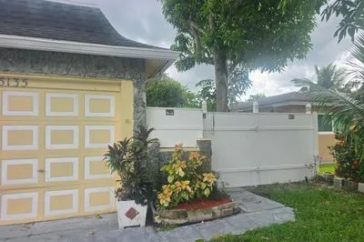 5135 SW 10th Street 1
