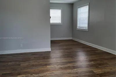 35 NE 13th St #1-2 1