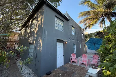 845 NW 3rd St #C 1