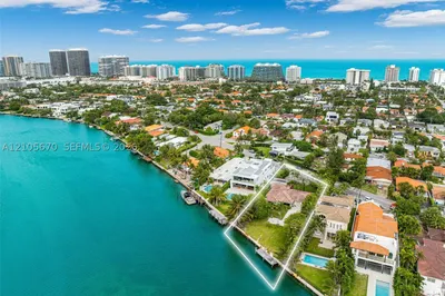 9250 Bay Dr 1