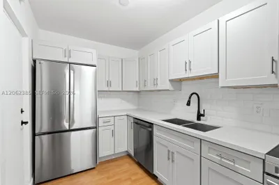 1880 S Treasure Dr #3D 1