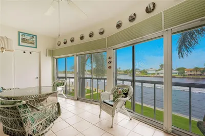 711 N Riverside Drive #205 1