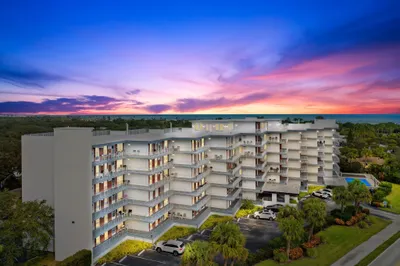 935 E Causeway Boulevard #406 1