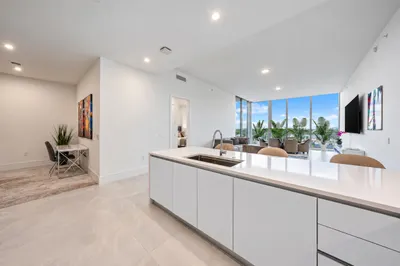220 Lake Shore Drive #621 1