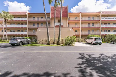 1050 Country Club Dr #301 1