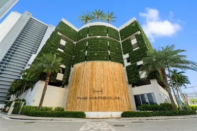 16385 Biscayne Blvd #521 1