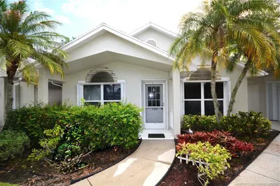 1109 NW Lombardy Drive 1