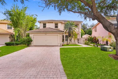 5302 Victoria Circle 1