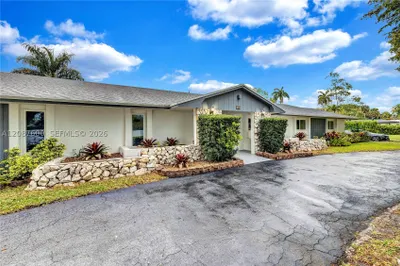 3211 Calle Largo Dr 1