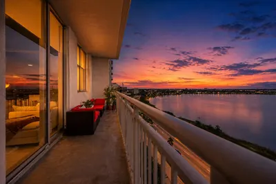 300 S Australian Avenue #907 1