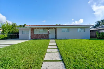 8945 SW 41st Ter 1
