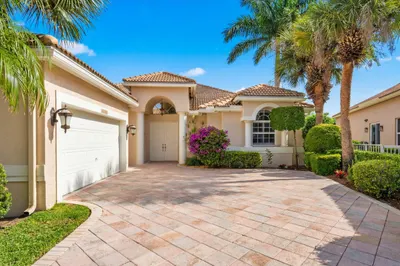01-10802 Greenbriar Villa Dr