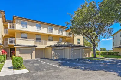 2040 Greenview Shores Boulevard #216 1