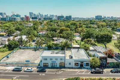 250 NW 36th St 1