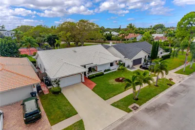5030 Marina Cir 1