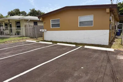 630 NW 15th Terrace #1-2 1