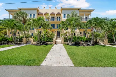 425 N Ocean Boulevard #3 1
