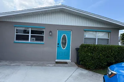 4400 Applecrest Drive 1