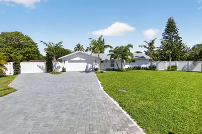 135 SE 28th Court 1
