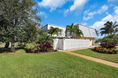 141 E Riverside Drive #8b 1