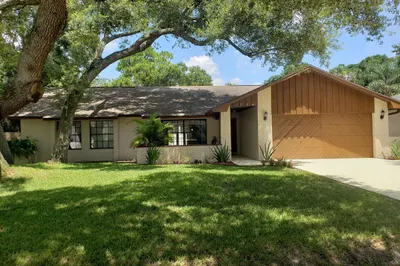 554 Picasso Avenue Ne 1