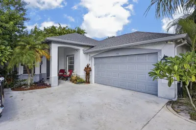 1480 Lake Breeze Drive 1