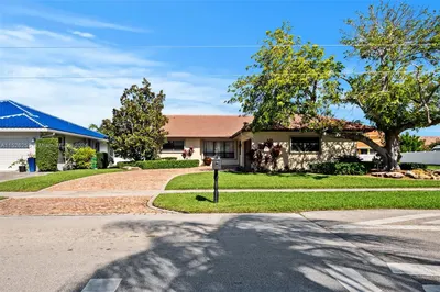 359 SE 7th St 1
