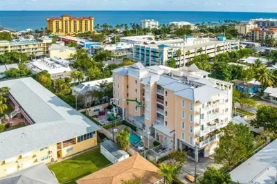 1931 NE 2nd Street #305 1