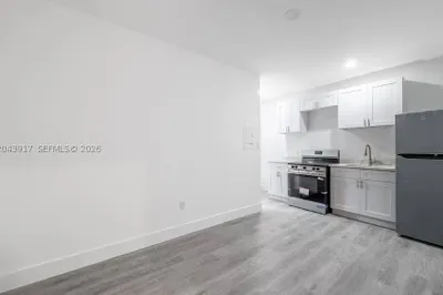 1003 SW 15th Ave #13 1