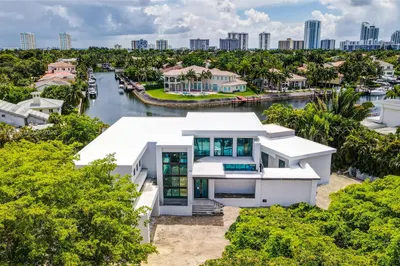 921 Diplomat Pkwy 1